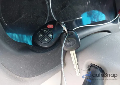 2008 Toyota Sienna Le z USA, uszkodzony, nr VIN 5TDZK23C28S214936